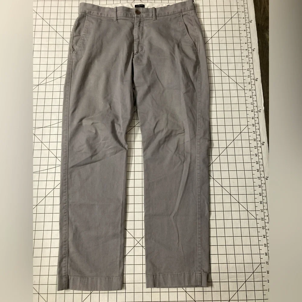 J. Crew Men’s Straight Flex Gray Khaki Pants Size 32/30